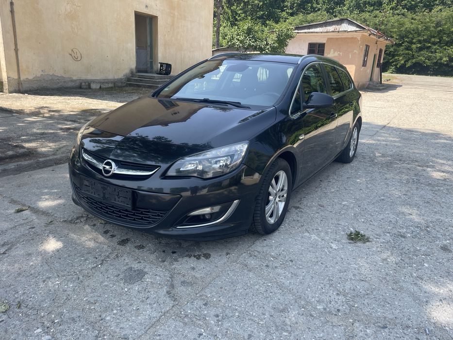 Opel Astra J 1.7 diesel /2013 stare foarte buna/2900 euro