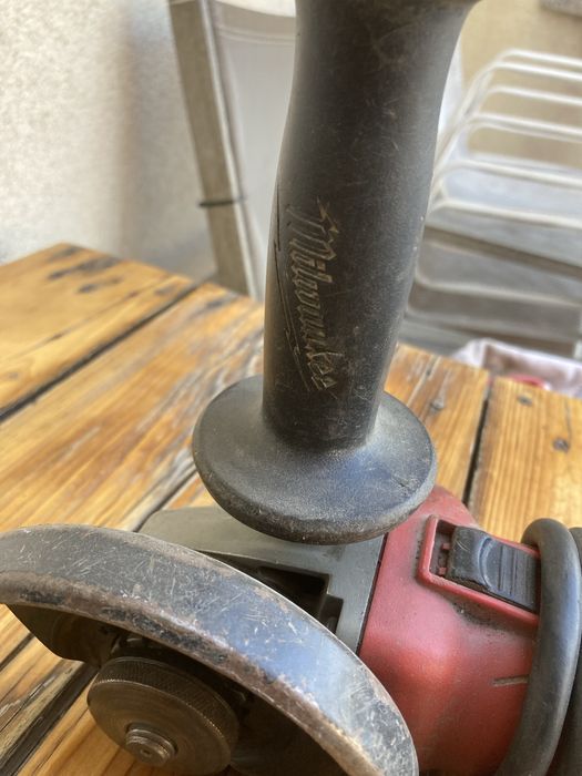 Оригинален малък ъглошлайф Milwaukee