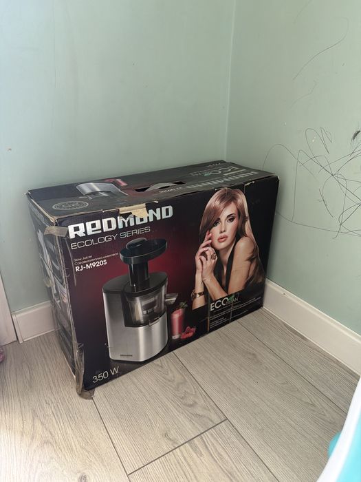 Продам соковыжималку от Redmond