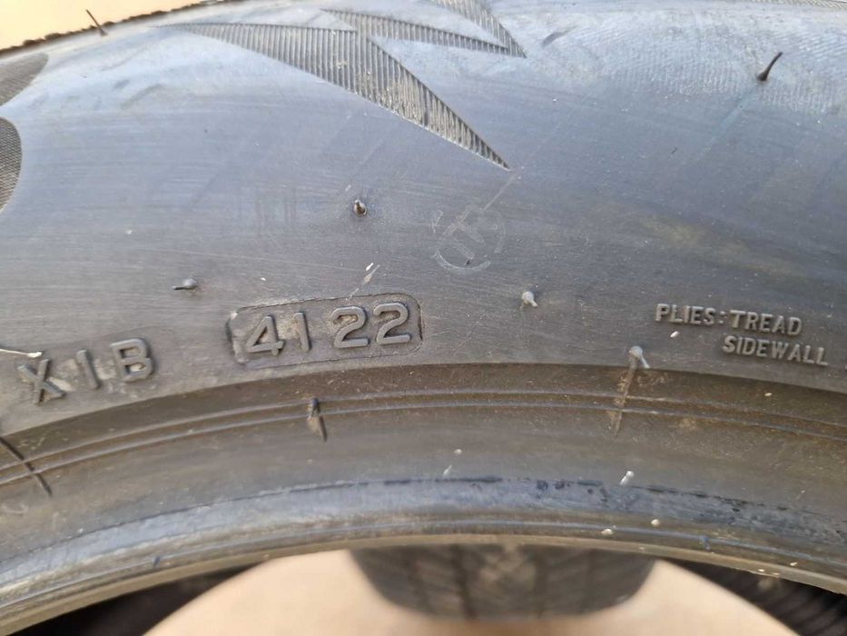 2 Bridgestone R19 255/55 Зимни гуми  DOT4122