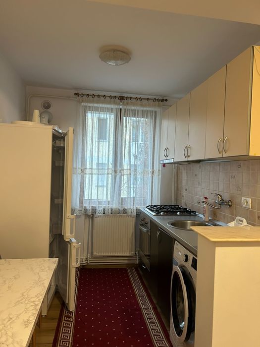 Închiriez apartament două camere