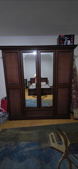 Продам спальный гарнитур