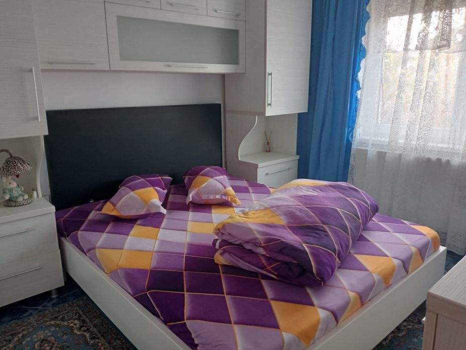 Închiriez apartament