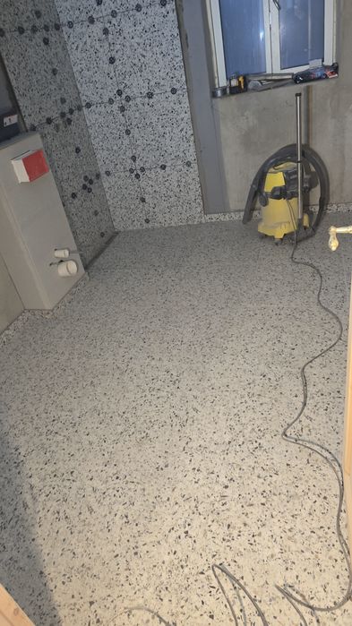 Renovări totale parchet,gresie,faianță,glet,rigips,var montaj uși