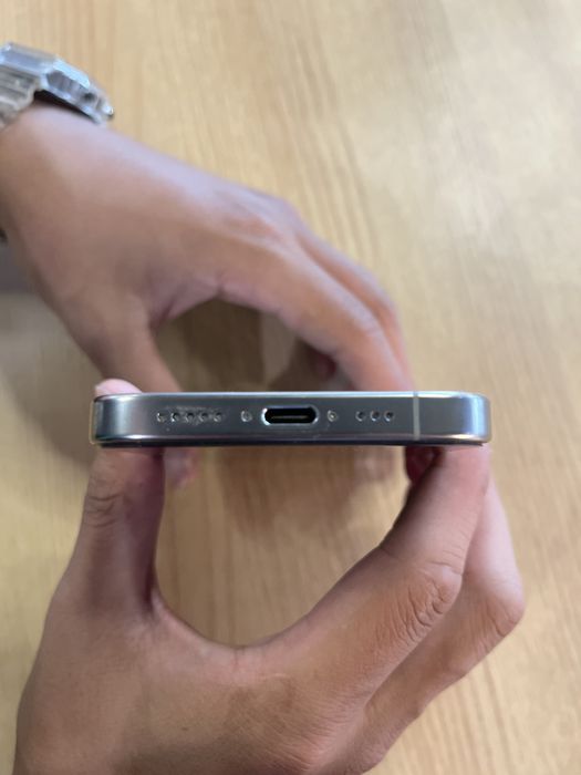 СРОЧНО ! продаю Iphone 16 pro  !