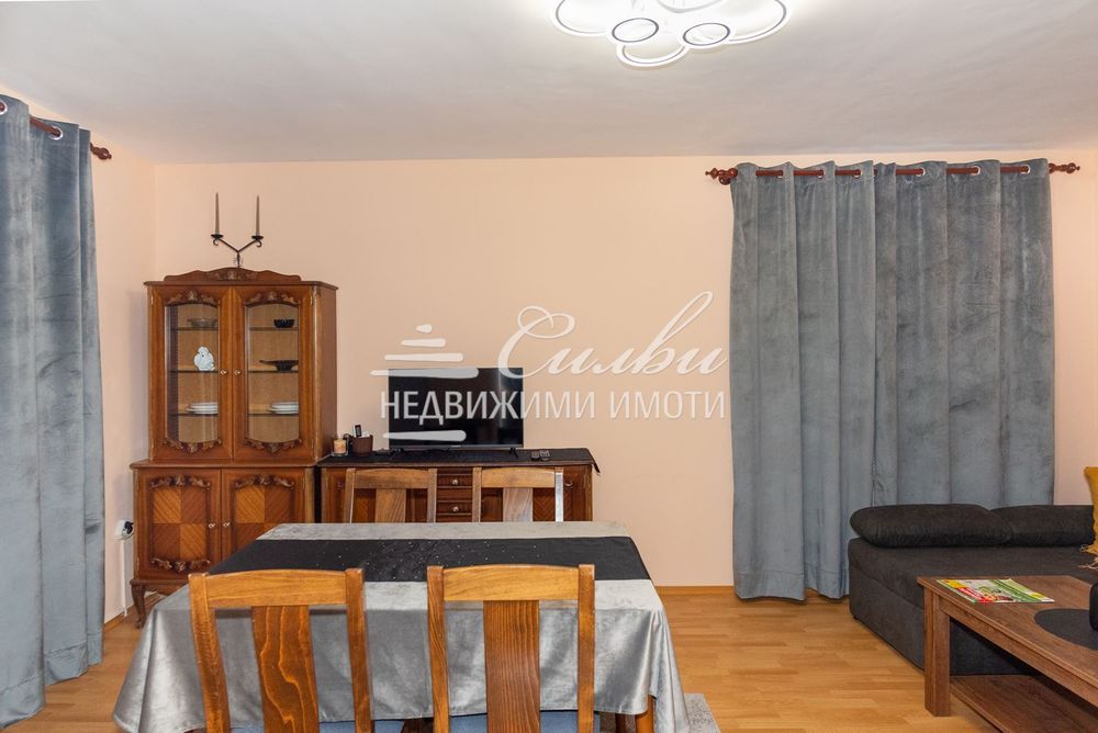 Дава се под наем Двустаен апартамент в Шумен, Херсон - 68 кв.м за 357 € - Снимка #2