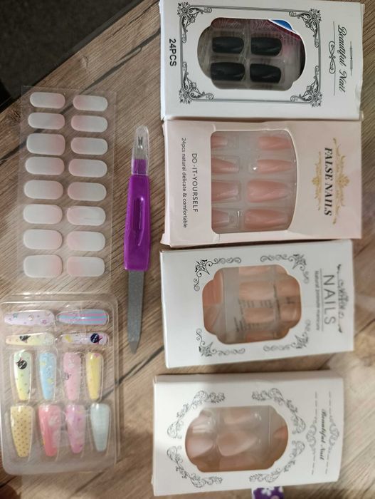 Изкуствени нокти