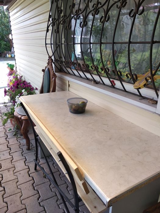 Стол от кухонного гарнитура