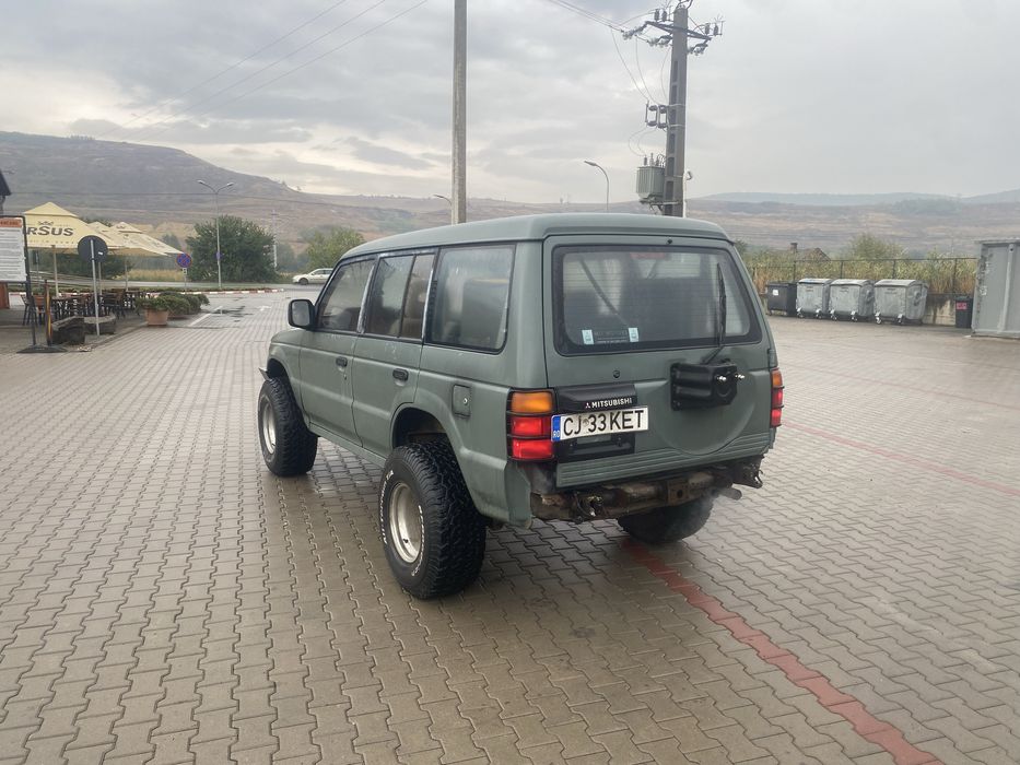 Mitsubishi   pajero 3.0 v6