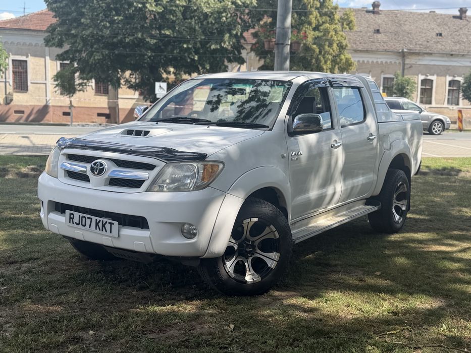toyota hilux 2.5 diesel