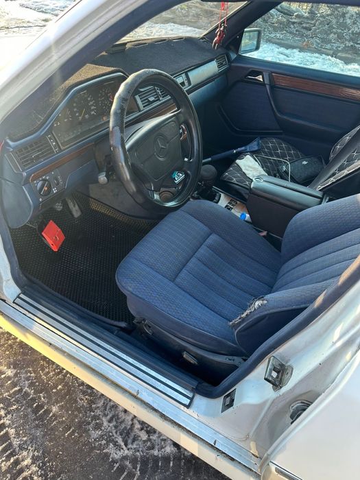 Продам 124 мерседес