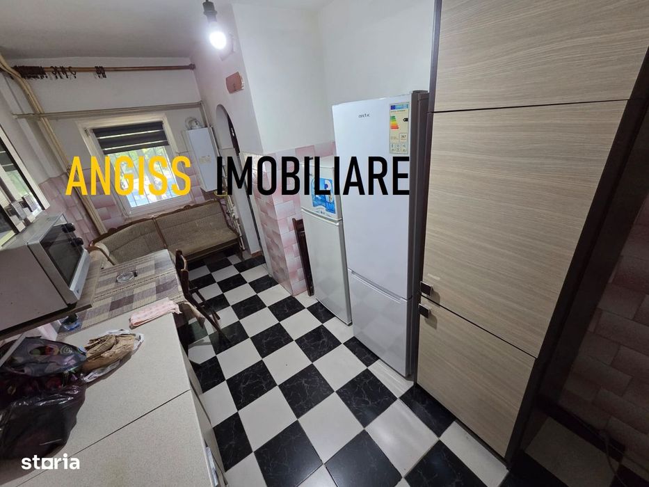 Apartament 3 camere 1990, parter inalt Str. Babadag