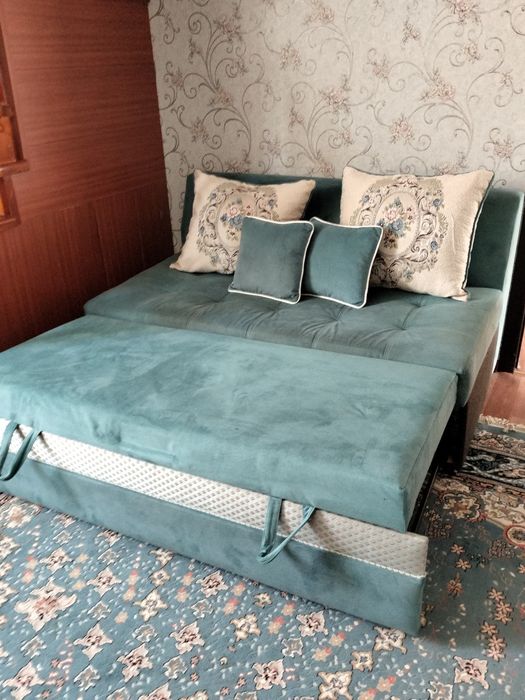 Диван угловой хорошо состоянии