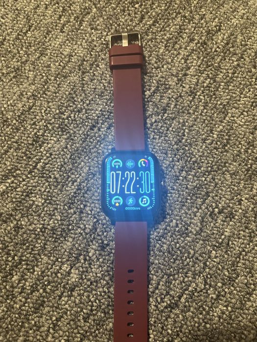 Ceas smartwatch