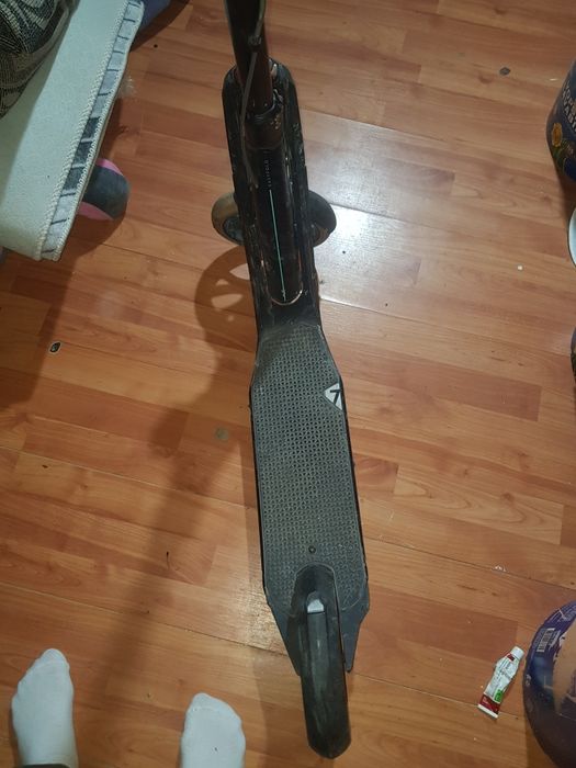 Vand trotineta pentru copii de 7 ani plus