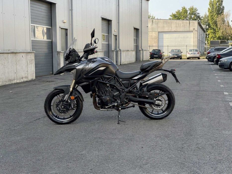 Мотоцикл Benelli TRK 702