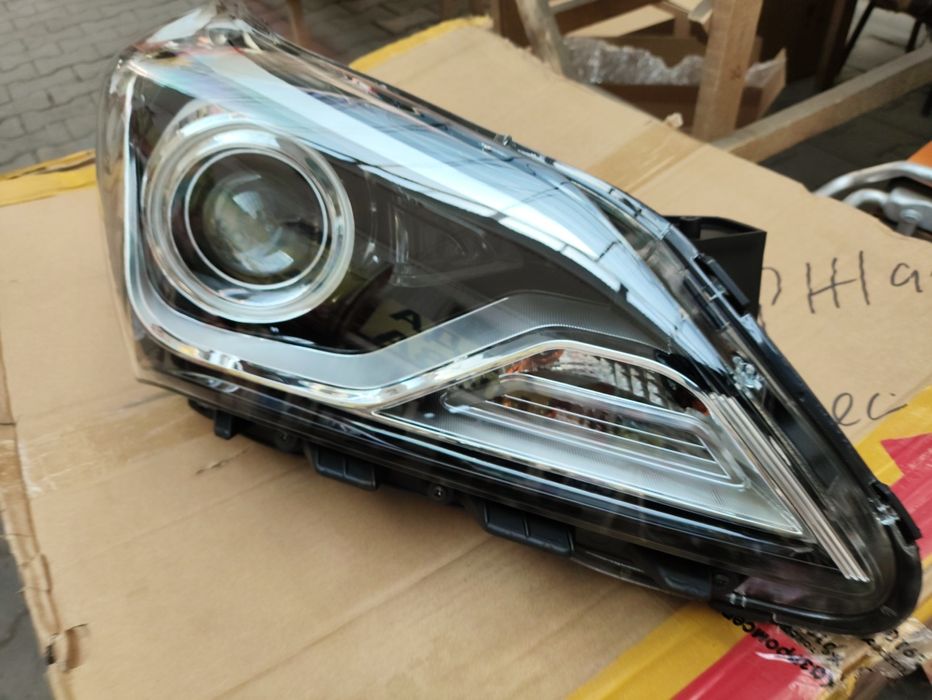 Акцент рестайлинг фара линзовые