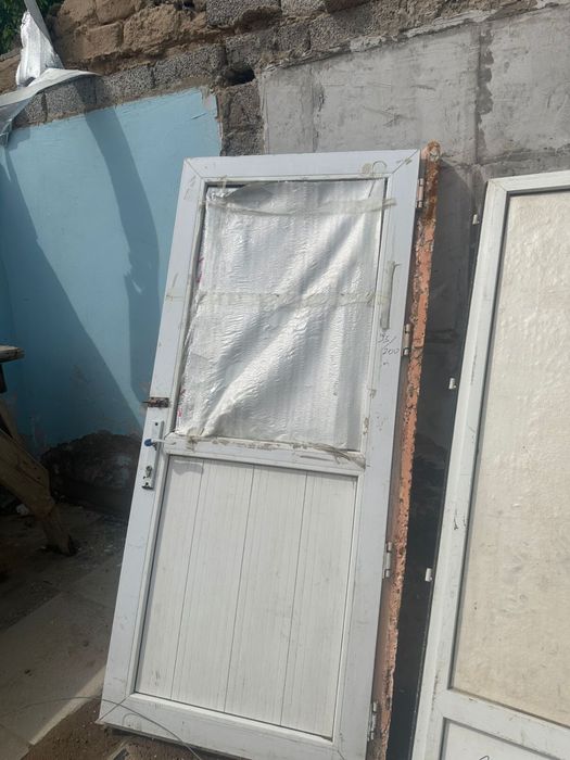 Пластик  двери б/у