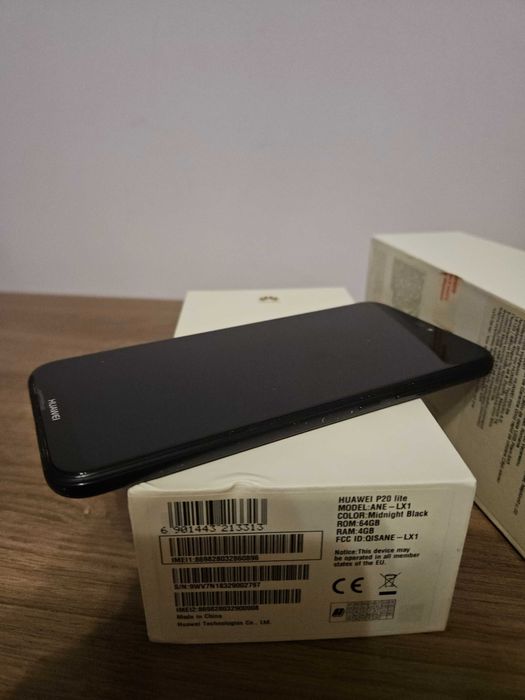 Телефон Huawei p20 lite