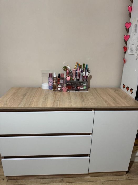 Продам комод с полками