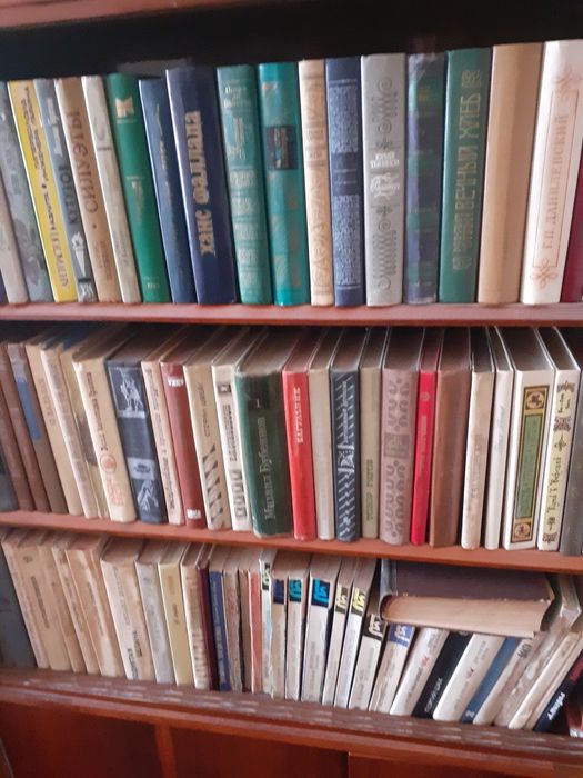 Продам Советские книги.