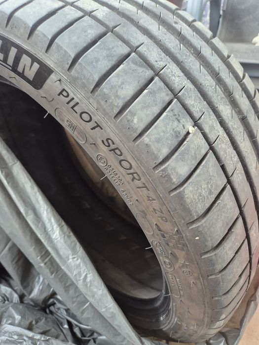 3 bucăți anvelope vară 245/40/R19 si 275/35/R19 Michelin Pilot Sport4 RunFlat