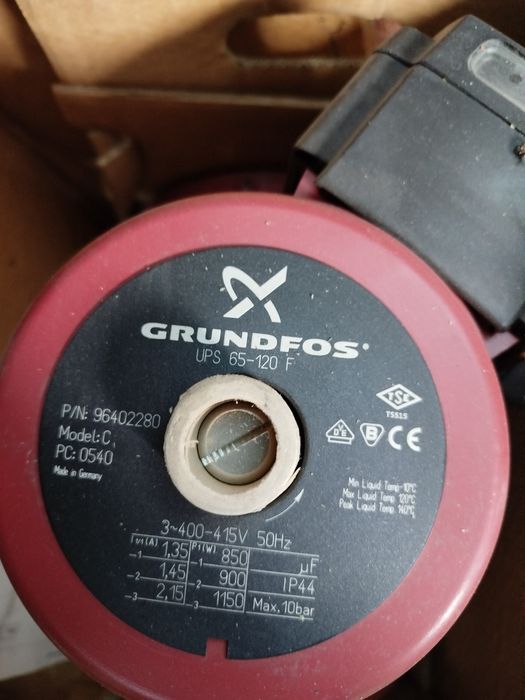 Циркулационна помпа грундфус ups65-120
