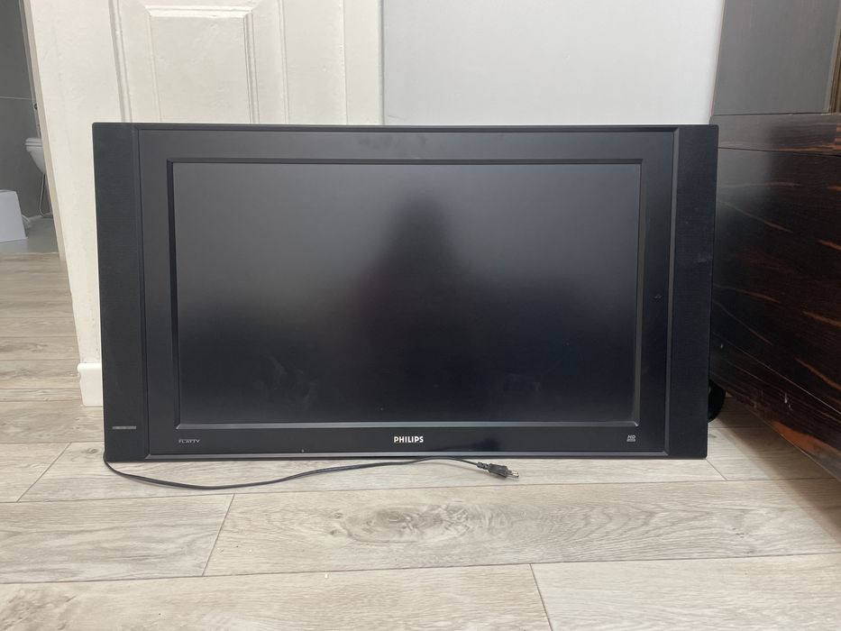 продам телевизор Philips