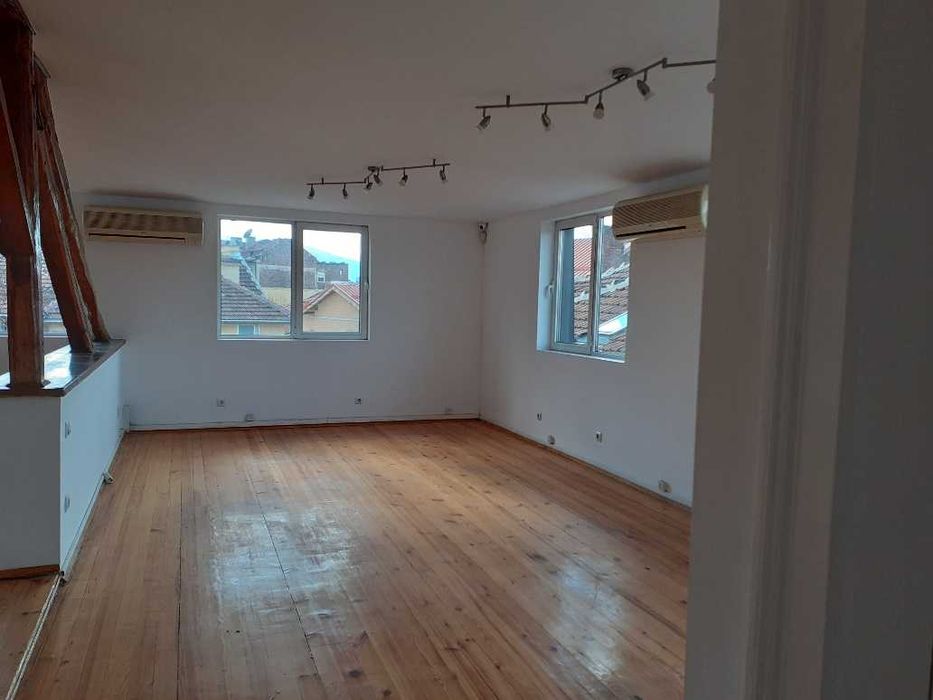 Офис в Центъра до Метрото