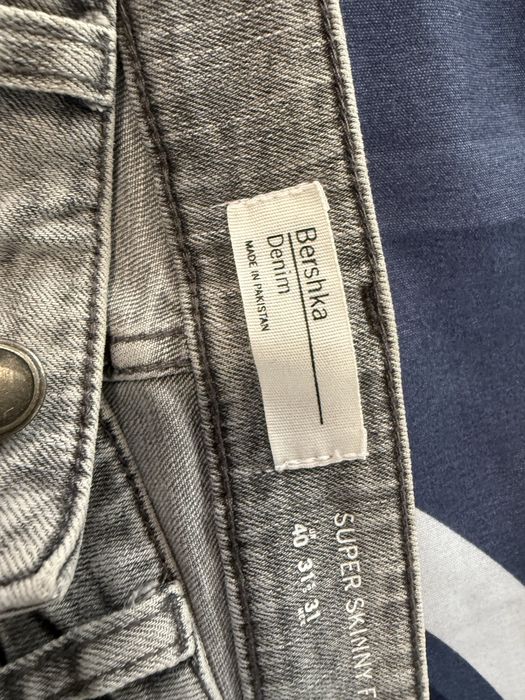 Bershka сиви дънки