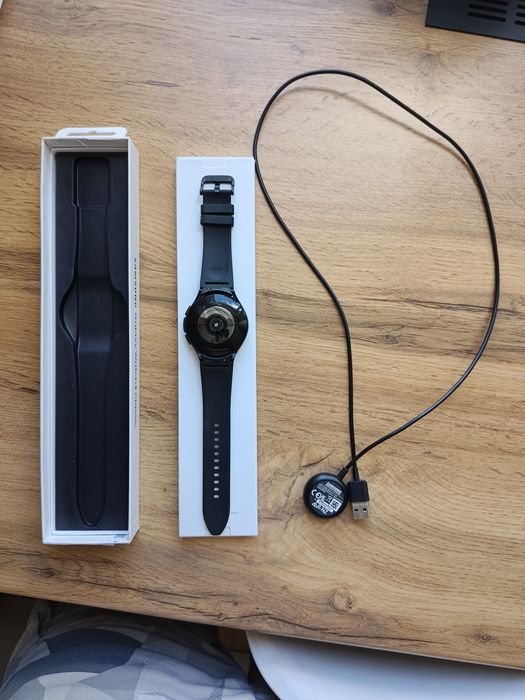 Продам смарт-часы Samsung Galaxy Watch 4 Classic 46 мм