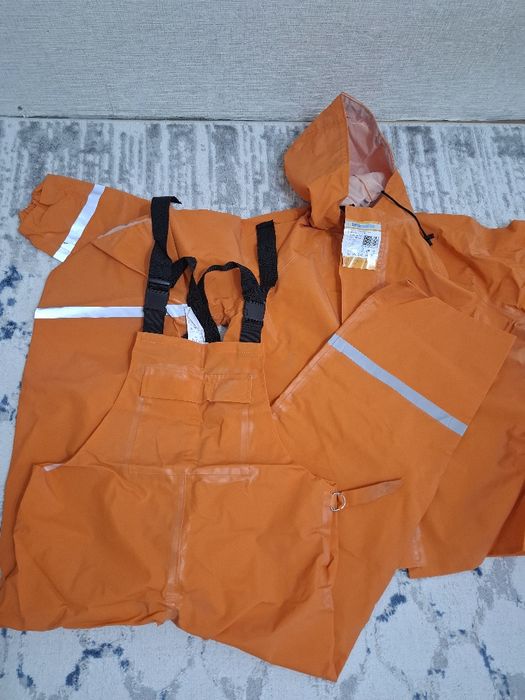 Дождевик комбинезон с капюшоном