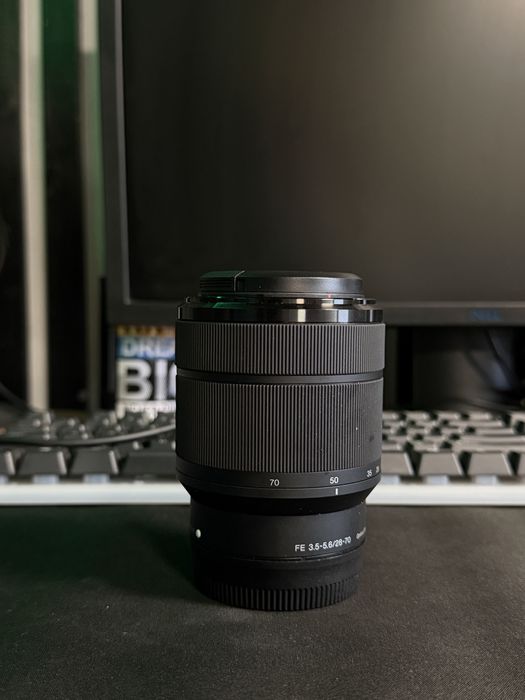 Obiectiv sony fe 28-70