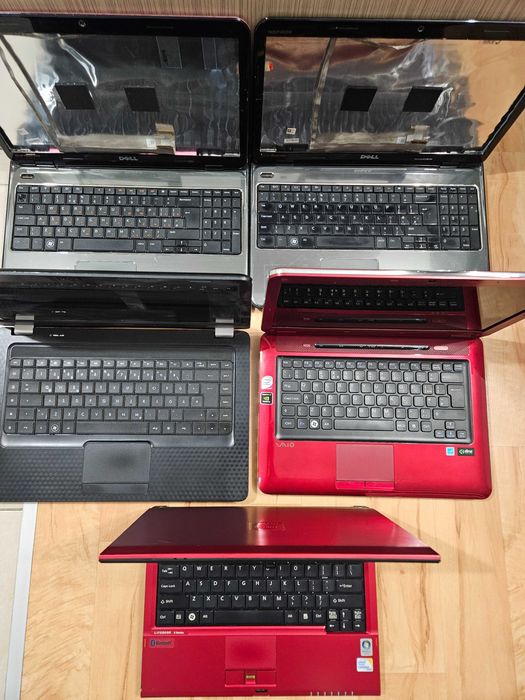 Lot 10 Laptopuri functionale si defecte, unele cu accesorii