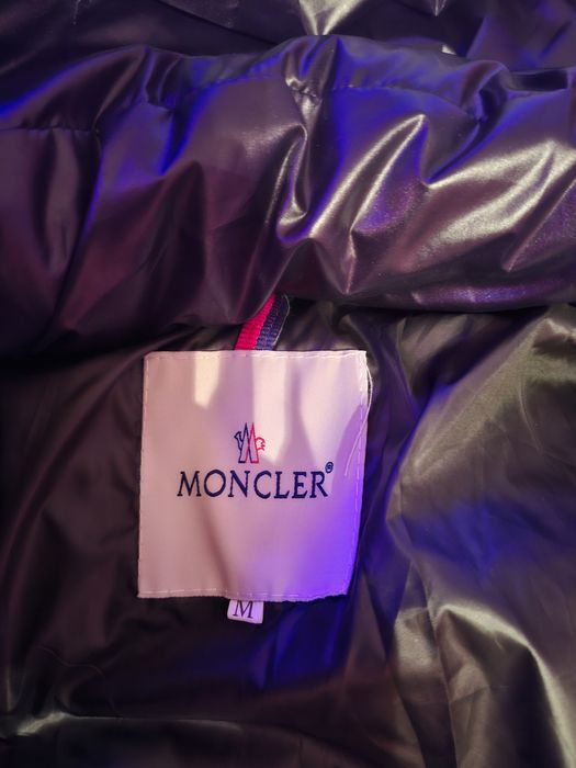 Geaca m.o.n.c.l.e.r foarte premium