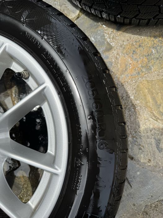 Set Jante Aliaj Originale BMW 16" cu Anvelope Iarnă Continental 205/60 R16 DOT 2023