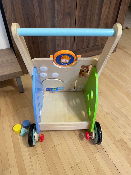 Продавам дървен ‘walker’