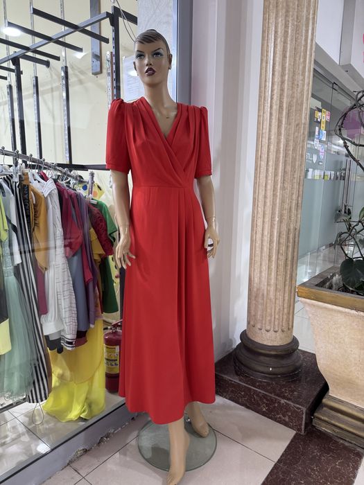 Манекен девушка почти новый.