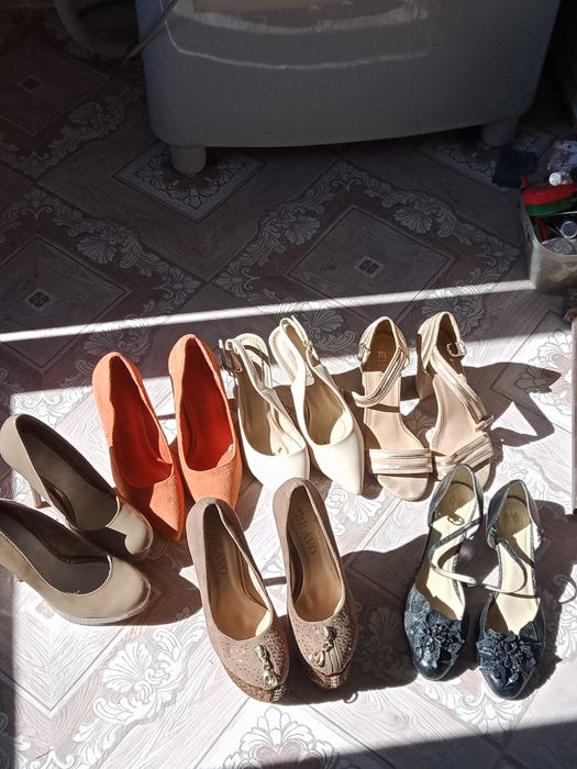 Продам платье и туфли , брюки