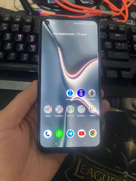 Продам смартфон Realme 7