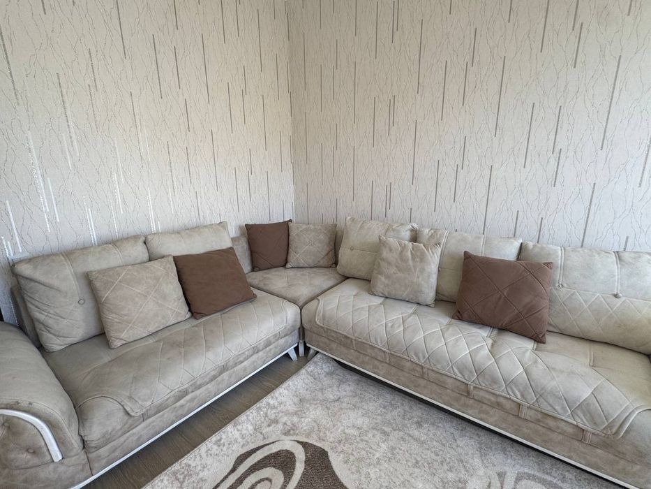 Уголок для гостиной в хорошем состоянии