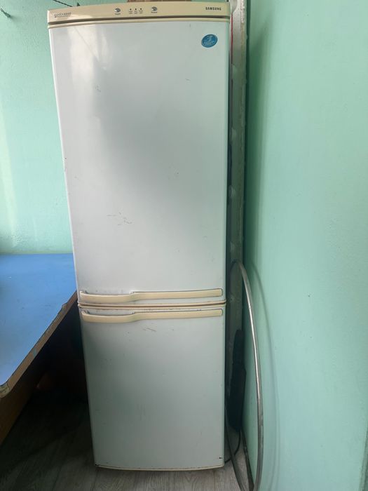Продам Холодильник б/у