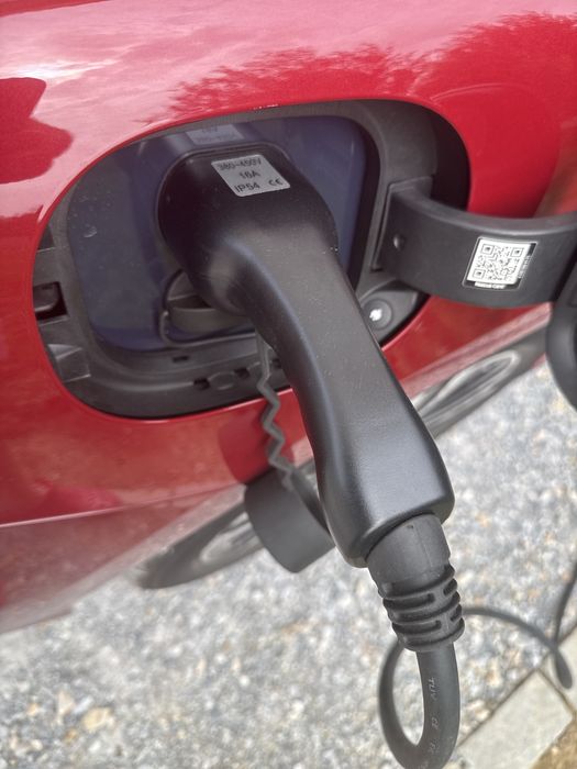 Преносима зарядна стнация 11 kw 10 метра