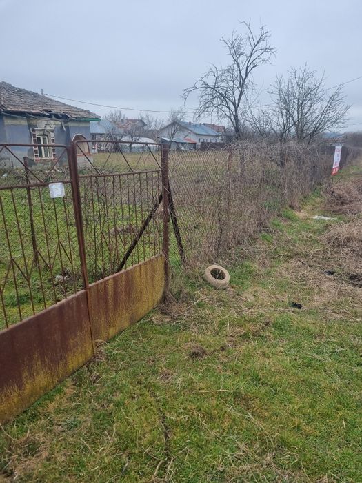 Teren intravilan de vânzare