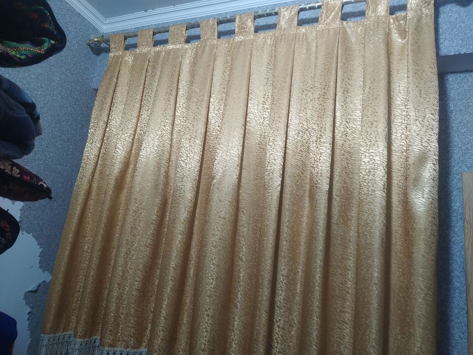 8 ta parda va 4 ta karniz