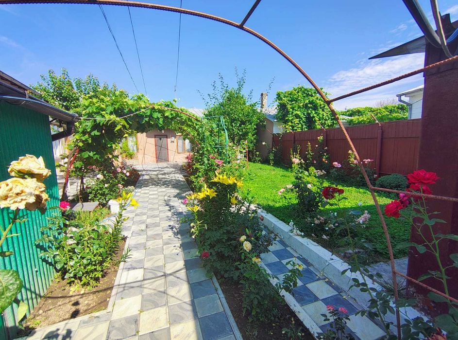 Casa de vanzare, 5 camere, ultracentral, 400 m de Piata Civica, teren 384 mp, full mobilat, toate utilitatile
