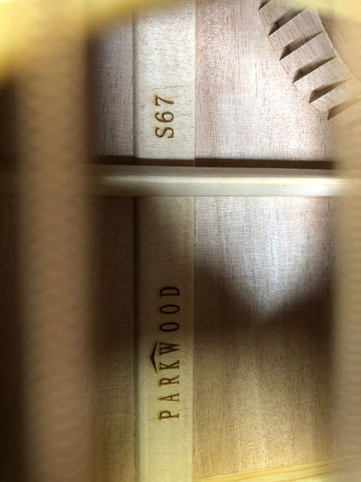 Электроаккустическая гитара Parkwood s67