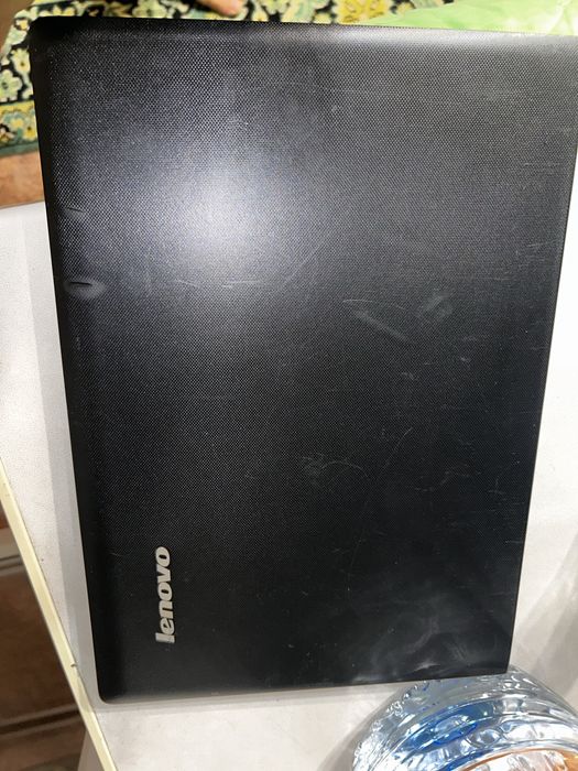 Ноутбук Lenovo и принтер