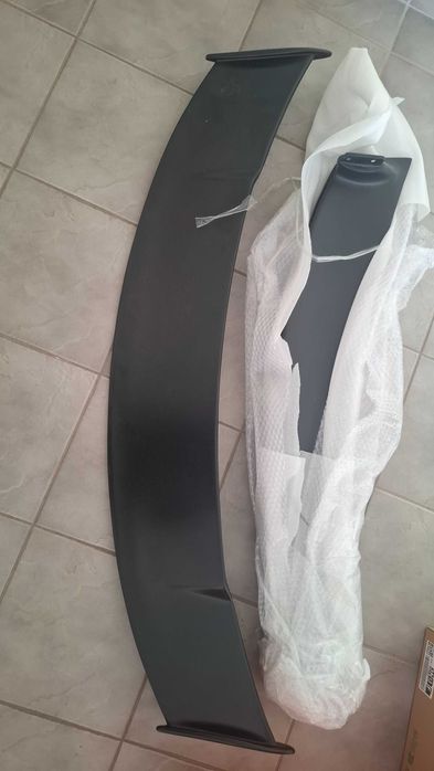 Заден спойлер за багажник