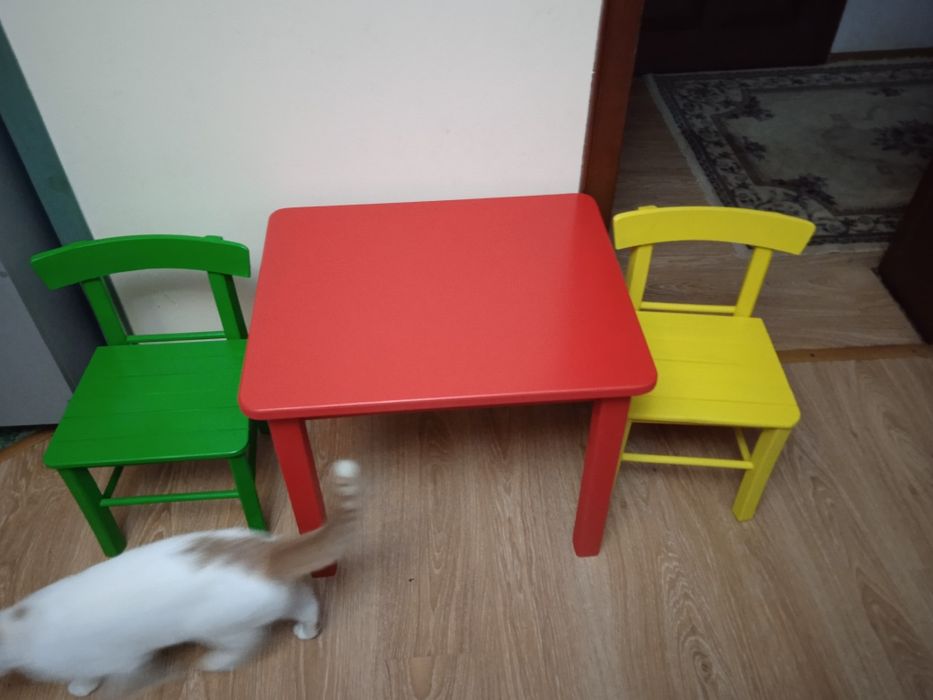 Детско столче изработено от бук.